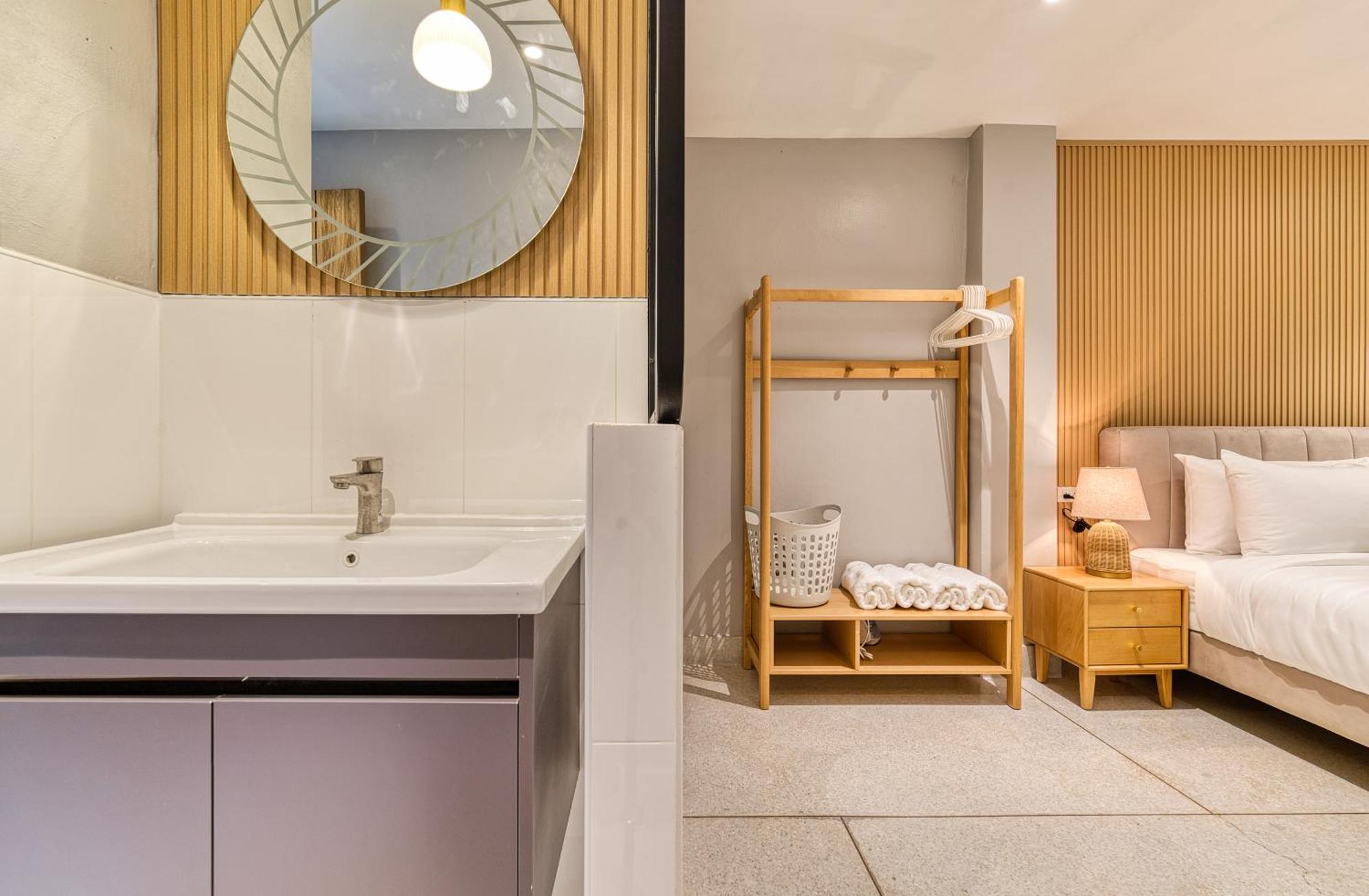 Ab House Aparthotel Bangkok Bagian luar foto