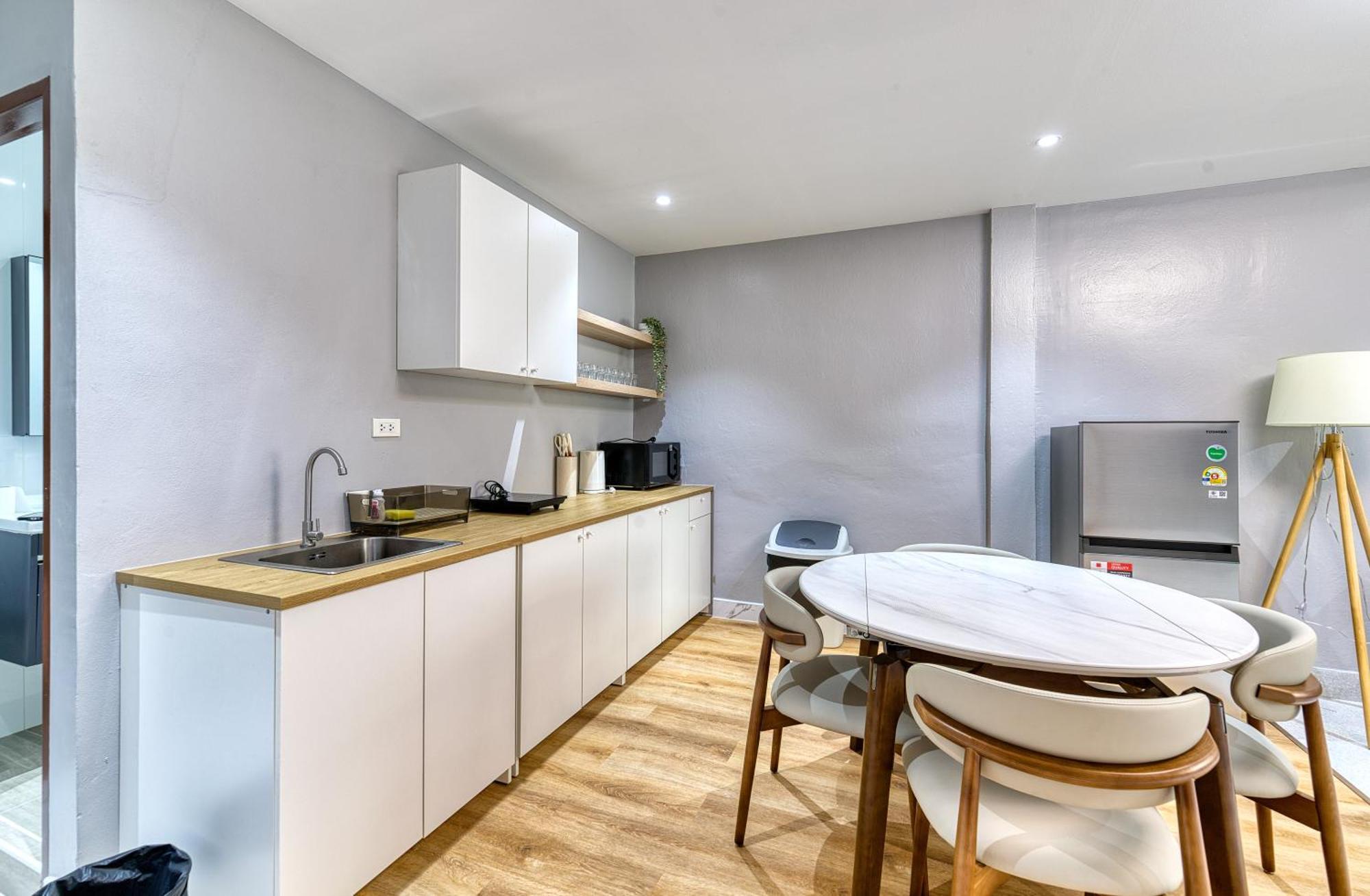 Ab House Aparthotel Bangkok Bagian luar foto