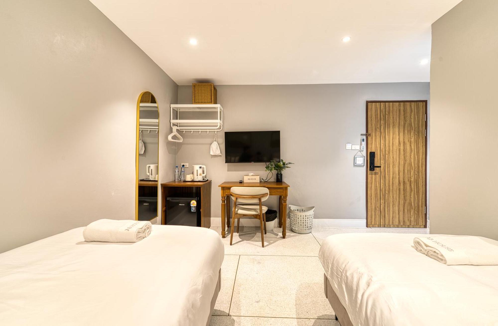 Ab House Aparthotel Bangkok Bagian luar foto